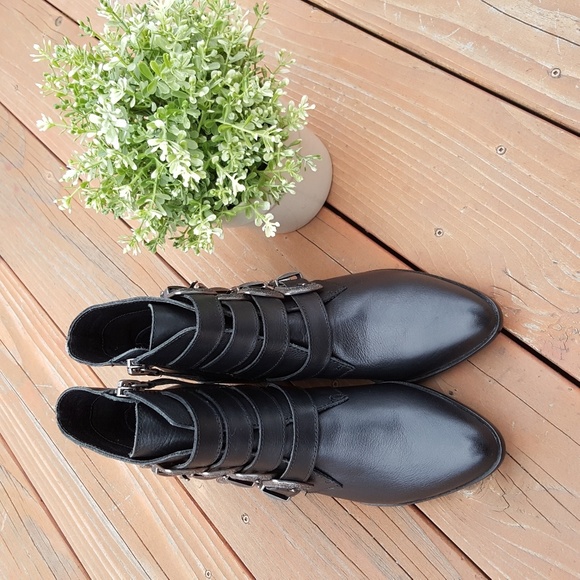 NWOB Steve Madden Black leather booties w/ buckles - Picture 4 of 8